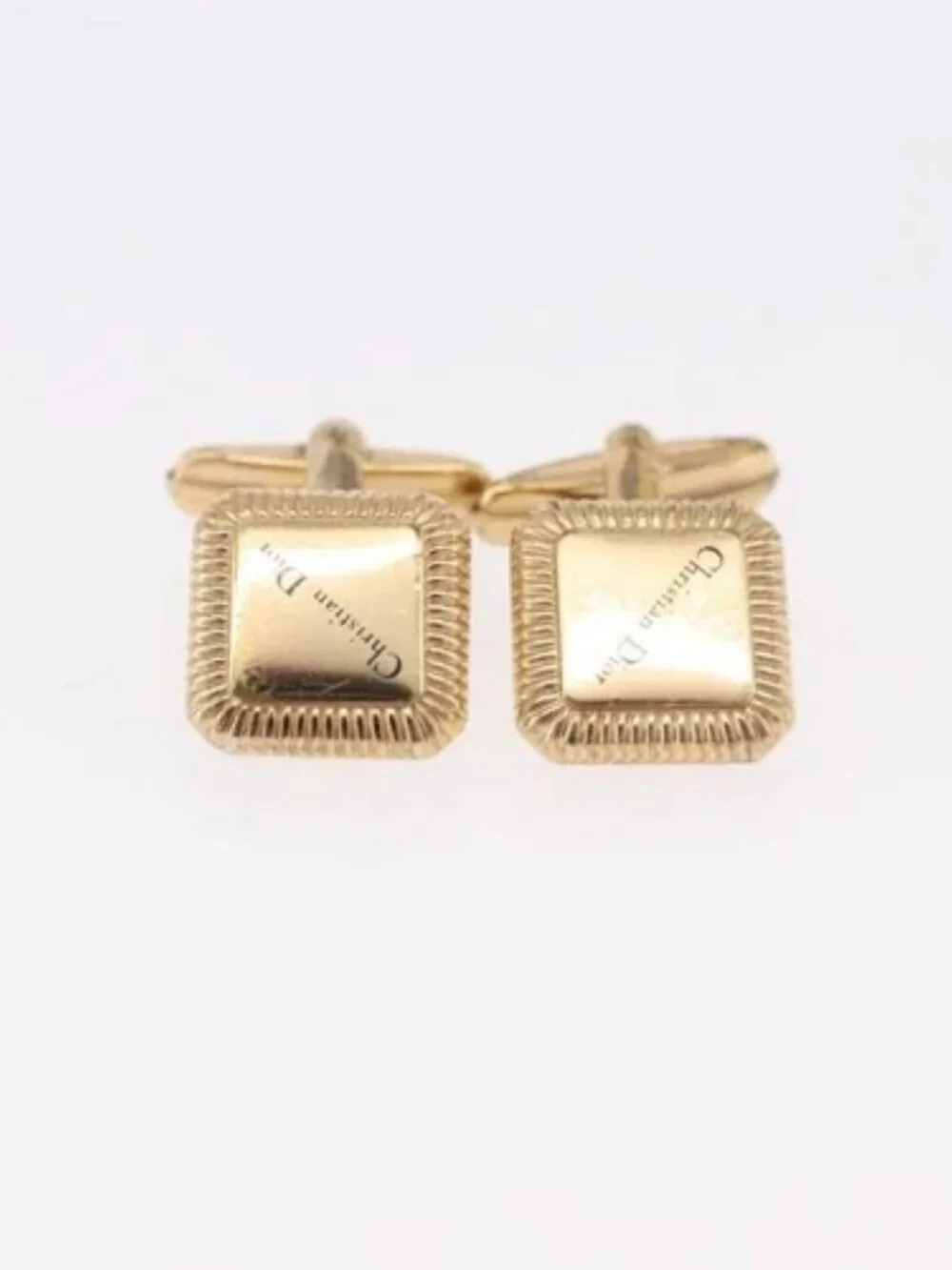 Dior brand	christian color	gold